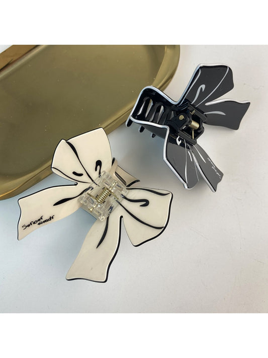 Beau - Butterfly-Shaped Shark Clip