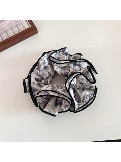 Gifty - Ink Wash Style Scrunchie