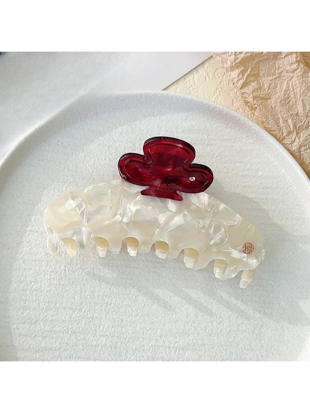 Beau - Minimalist Curved Acetate Hair Clip