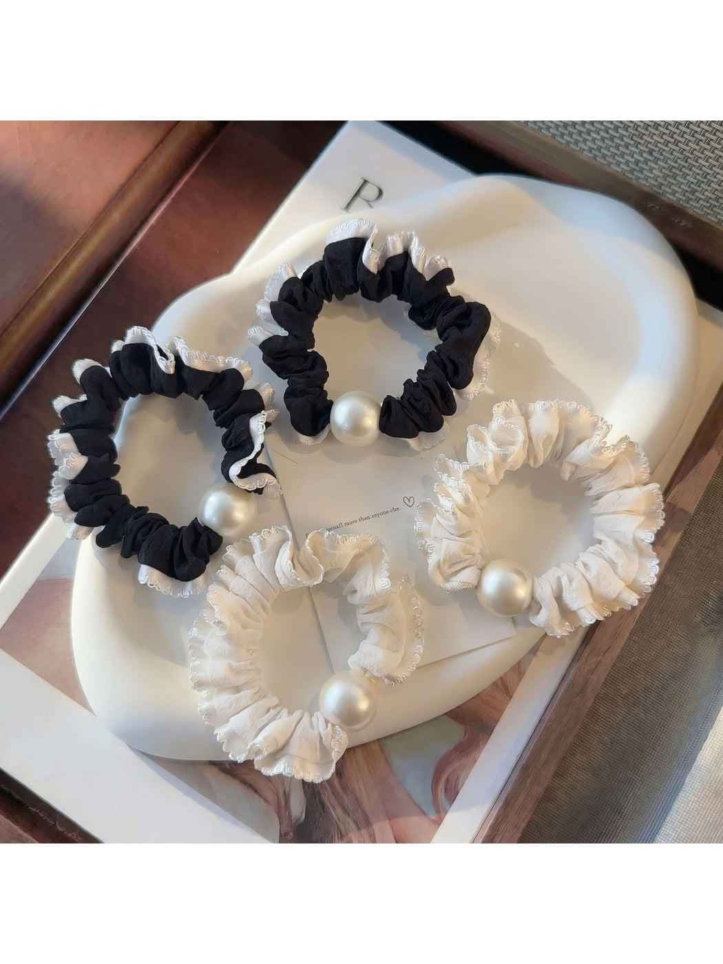 Gifty - Ruffle Trim Knit Finish Elastic Scrunchie