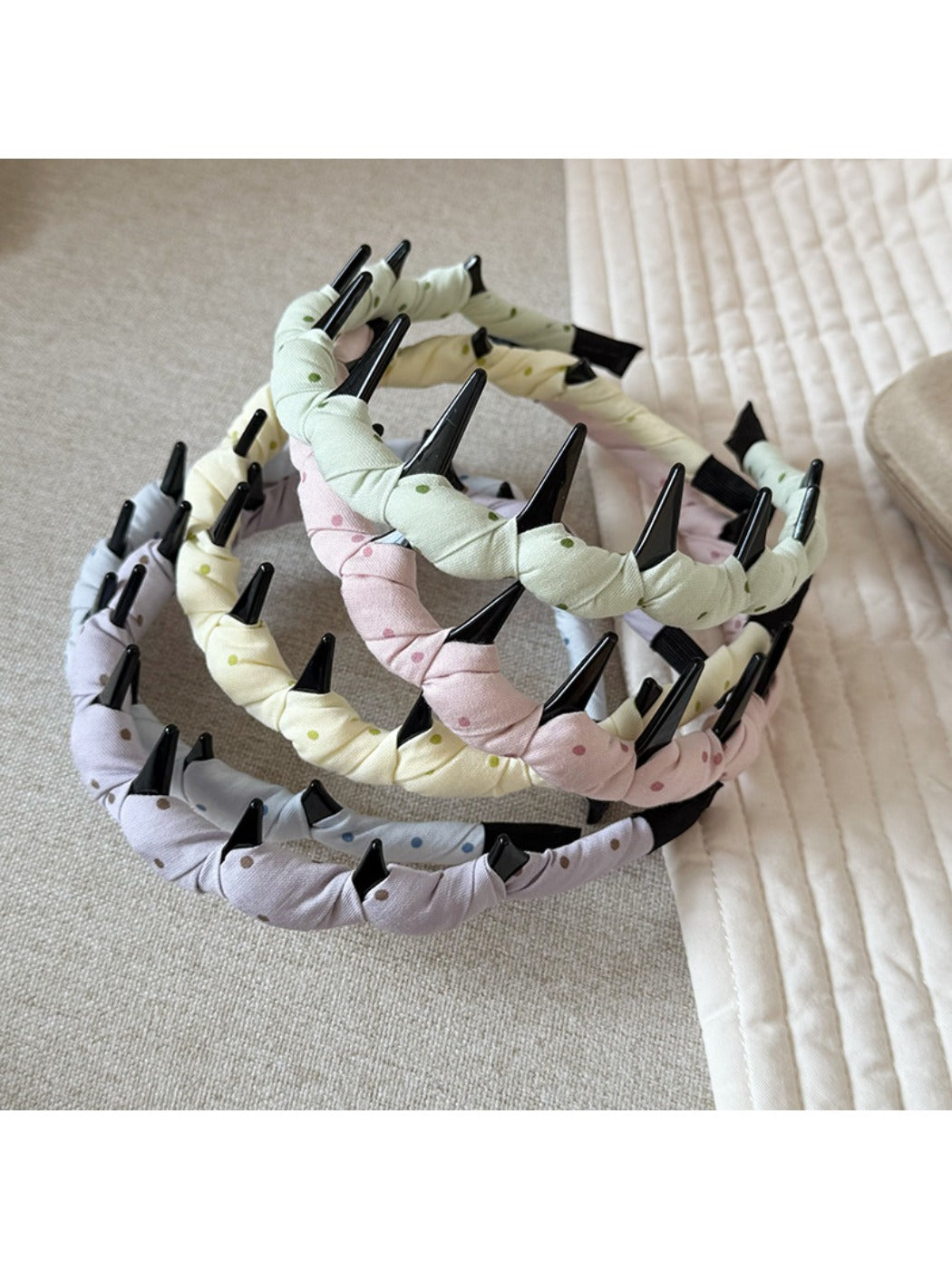 Gifty - Minimalist Polka Dot Long Tooth Headband