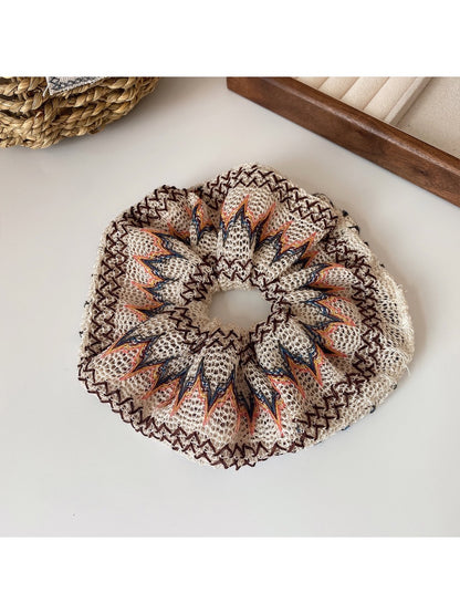 Gifty - Contrast Color Patterned Scrunchie
