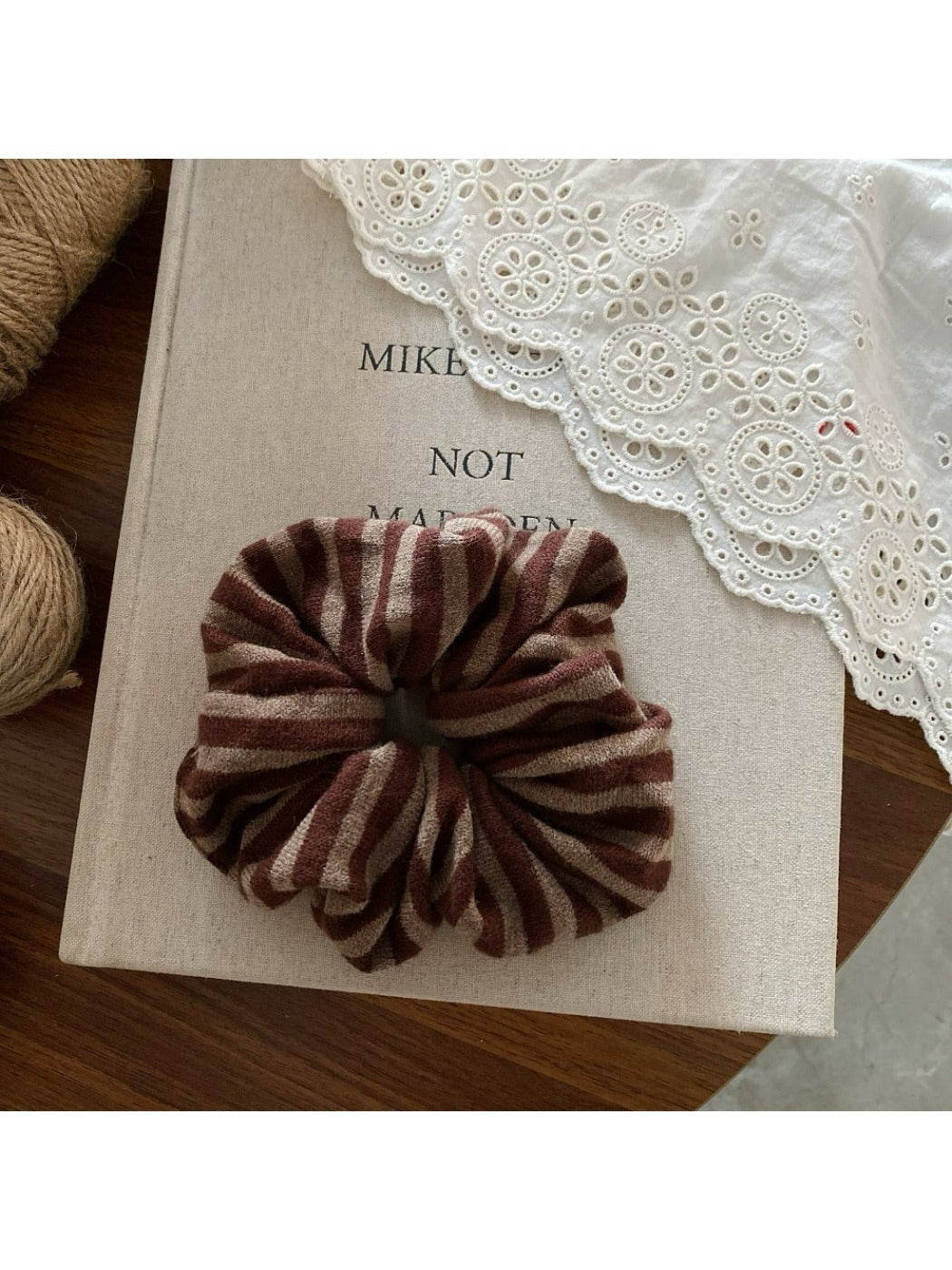 Gifty - Trendy Striped Scrunchie Hair Ties