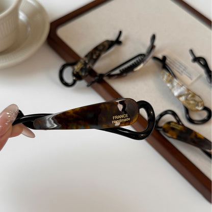 Beau - Acetate Geometric Marble Twist Hair Clip