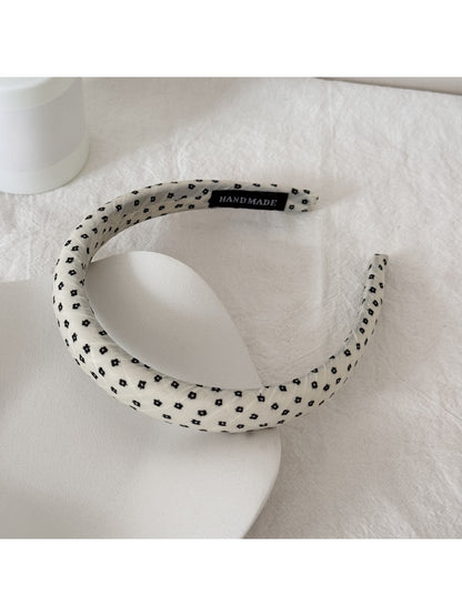 Gifty - Pleated Polka Dot Fabric Scrunchie Hair Tie