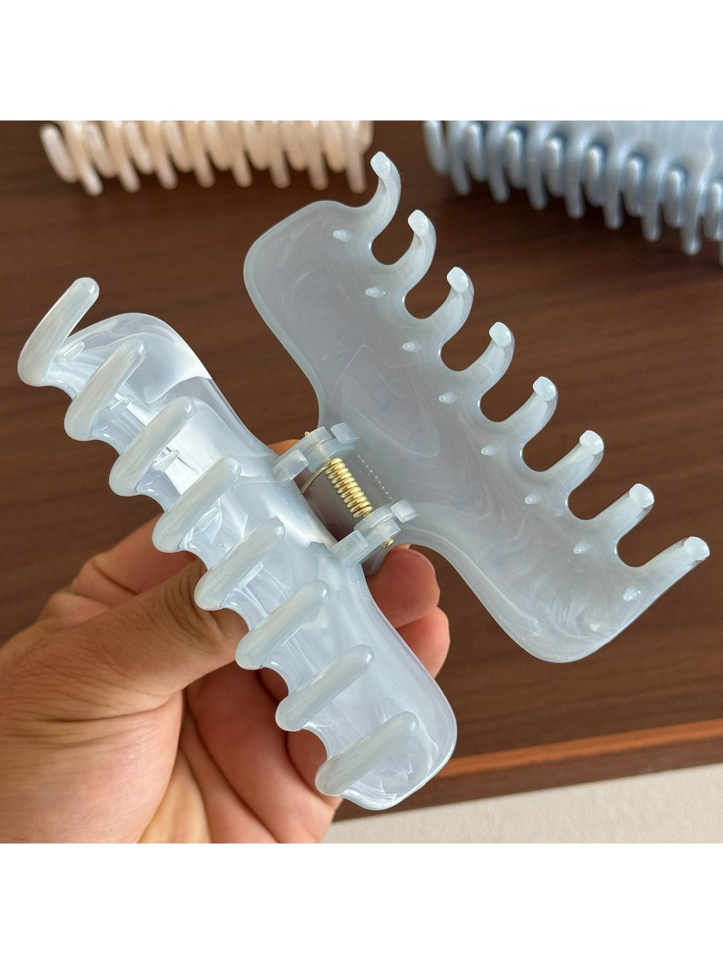 Beau - Marbled Plastic Geometric Line Claw Clip