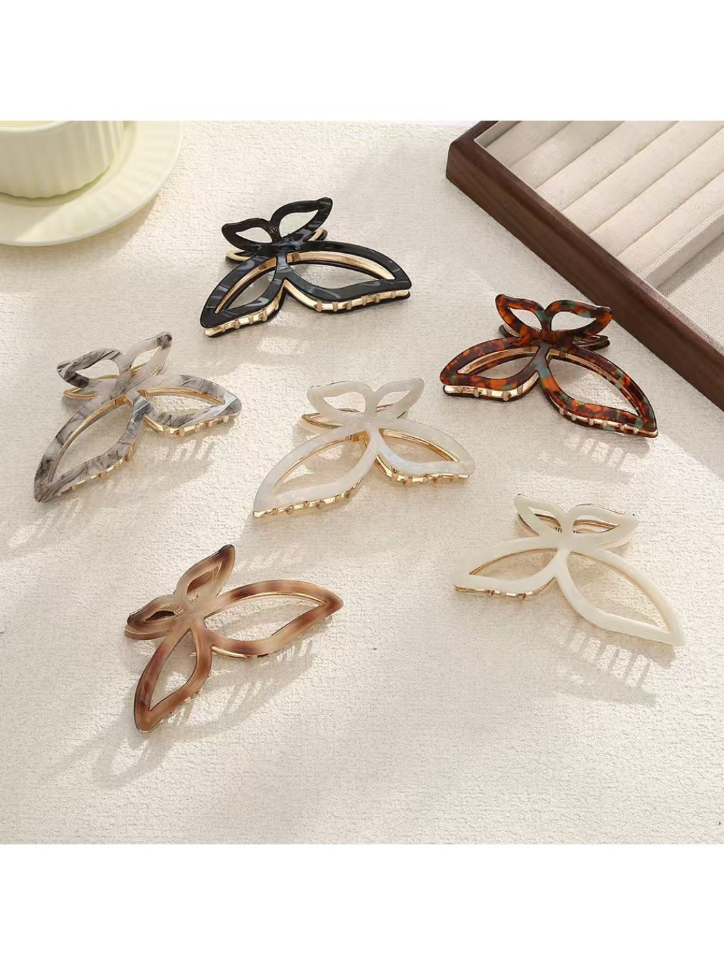Beau - Vintage Butterfly Shaped Acetate Hair Clip