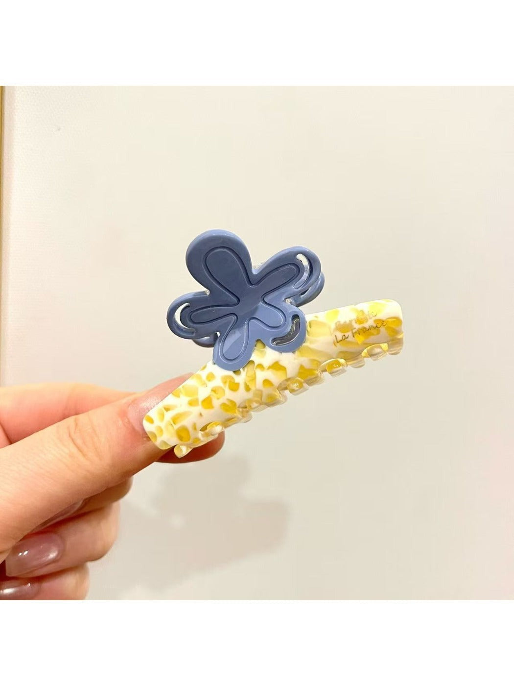 Beau - Sweet Flower Shape Bar Claw Clip