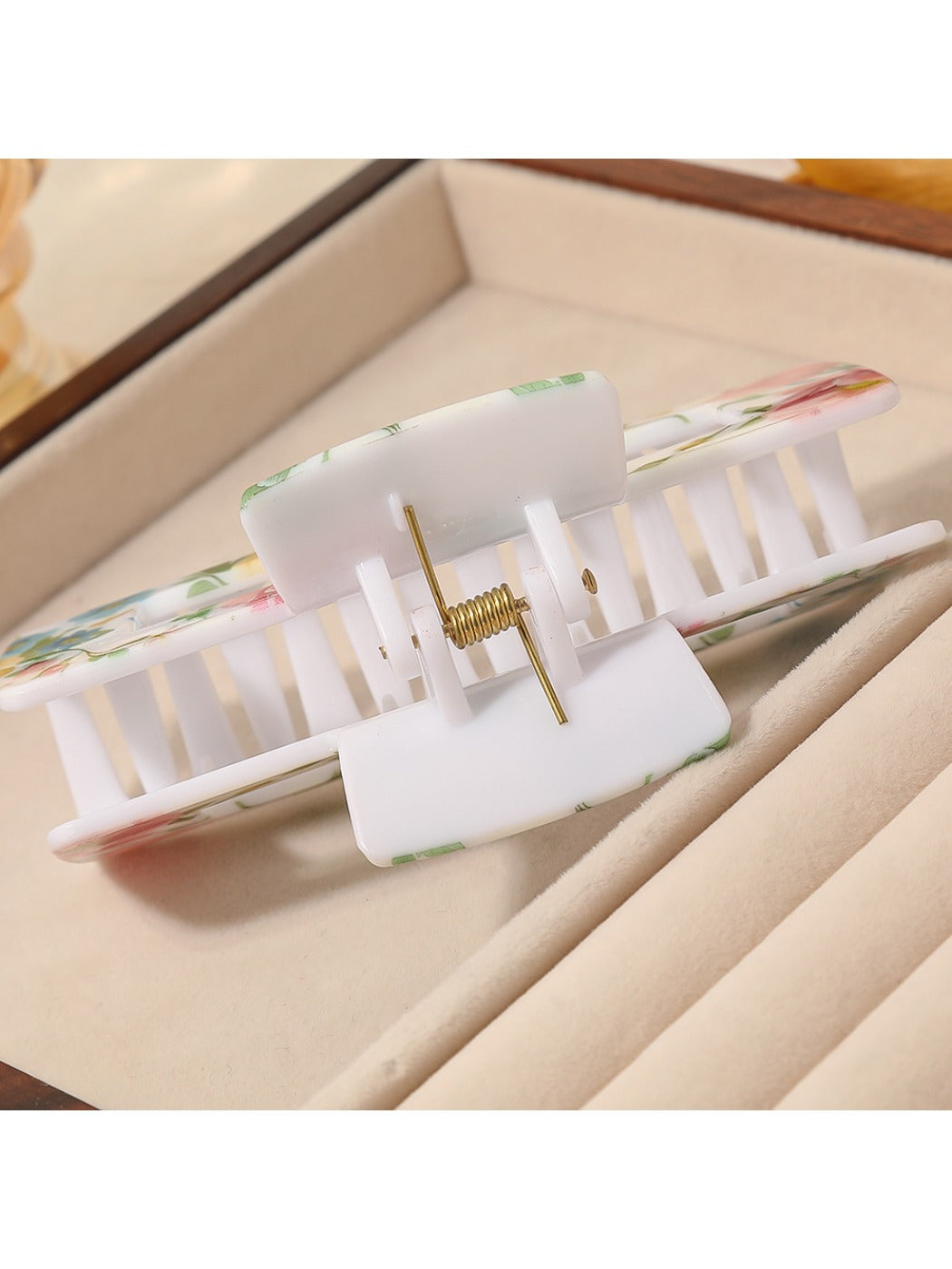 Beau - Minimalist Rose Motif Claw Clip