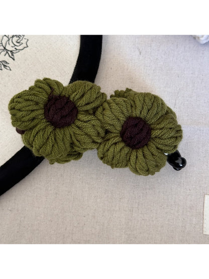 Beau - Knitted Flower Shaped Banana Hair Clip