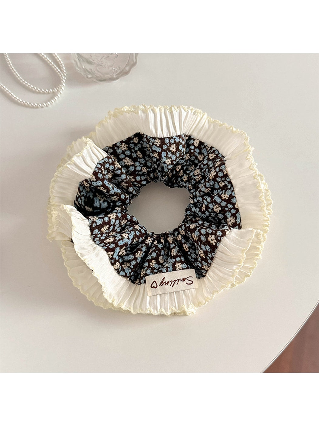 Gifty - Floral Print Pleated Lace Trim Fabric Scrunchie
