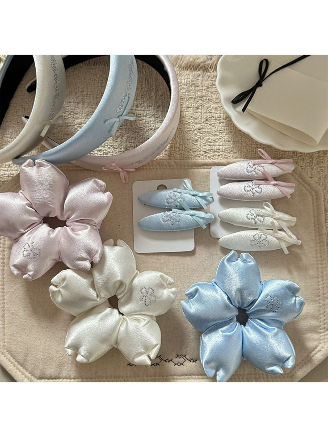 Gifty - 3D Flower Scrunchie and Headband