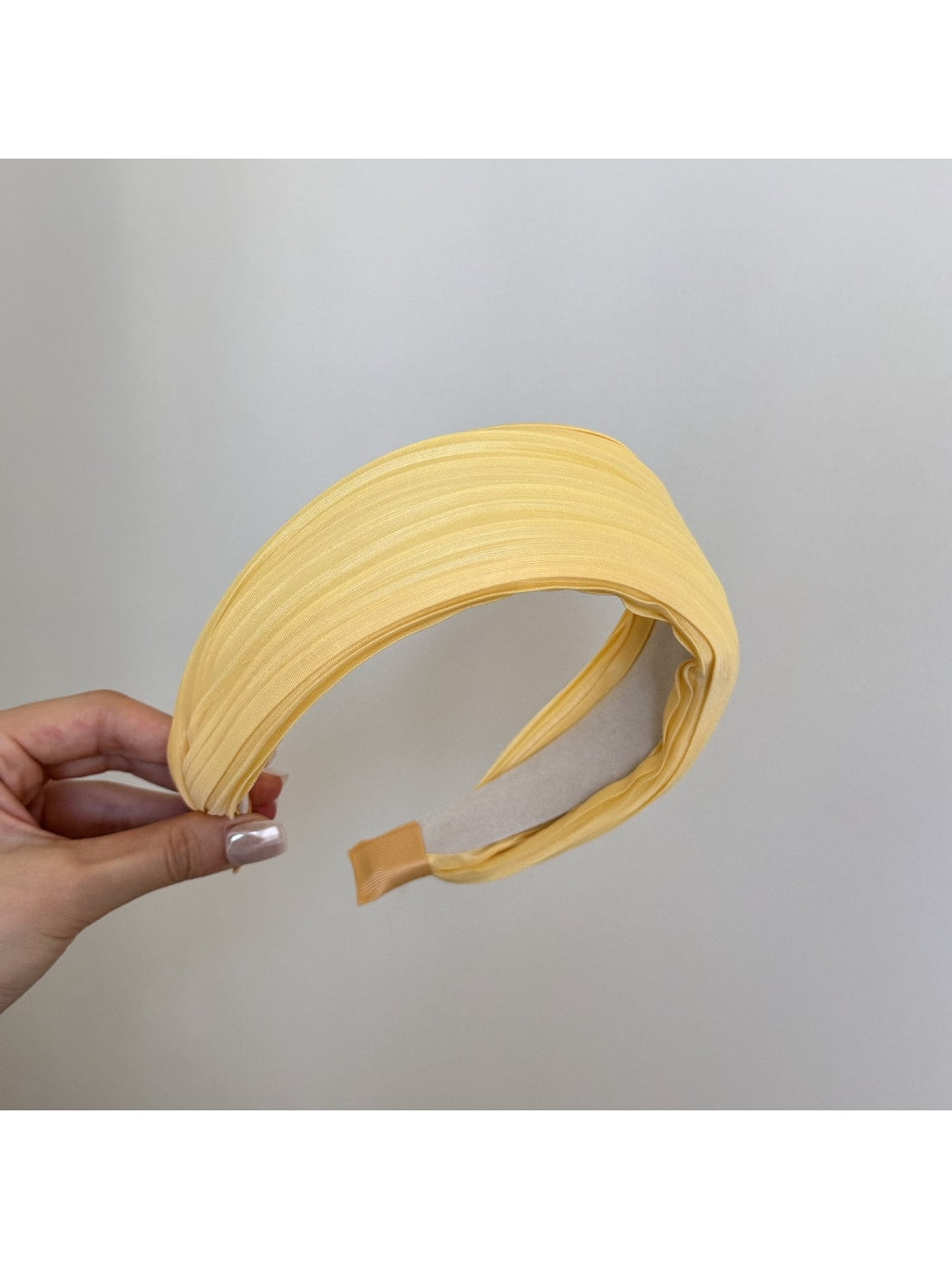 Gifty - Sweet Pleated Fabric Look Wide Women's Headband
