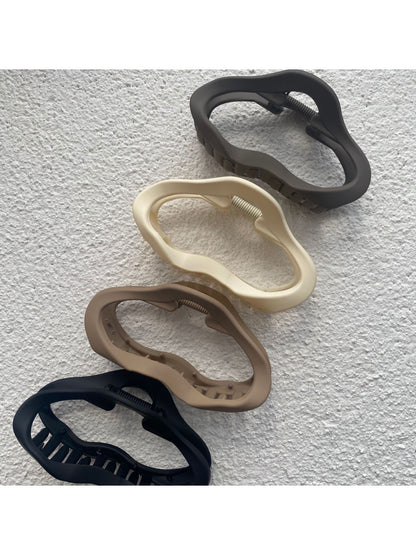 Beau - Chic Cloud Cut Out Claw Clip