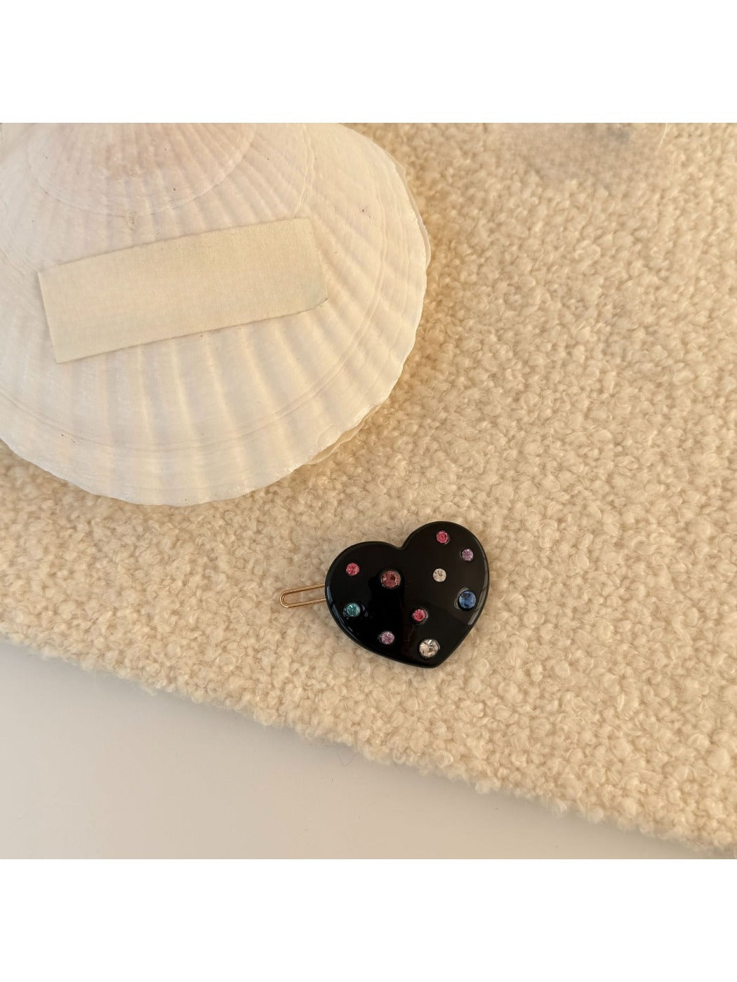 Beau - Heart-Shaped Side Hair Clip