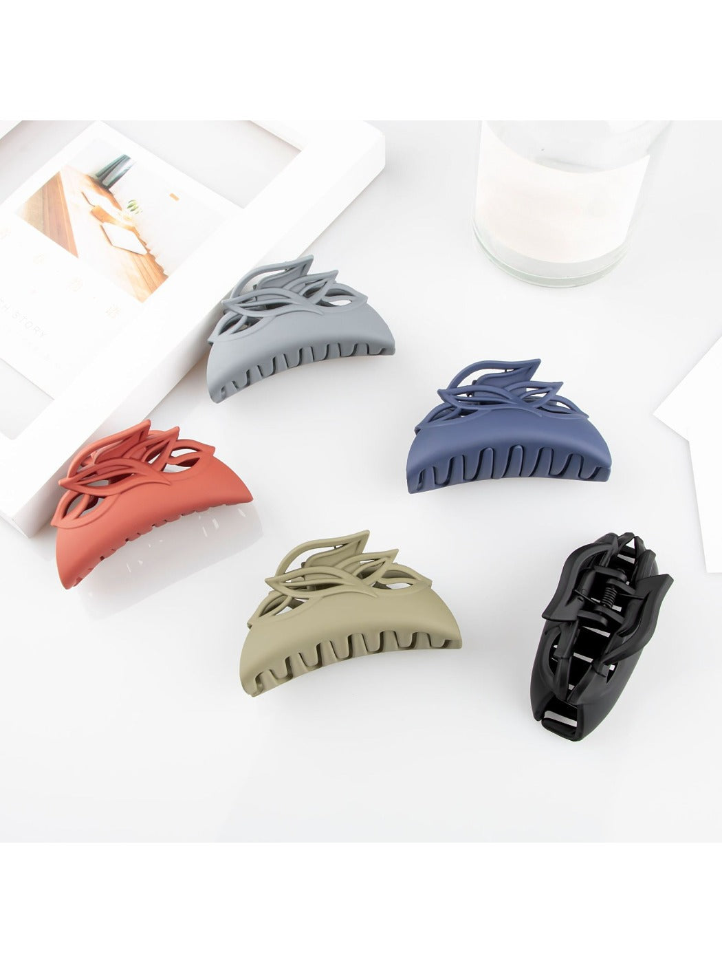 Beau - Minimalist Half Round Hair Claw Clip