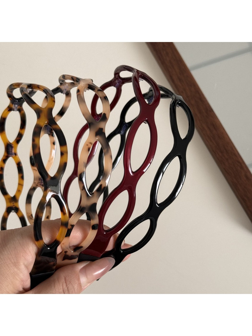 Gifty - Glossy Acetate Open Cutwork Toothed Headband