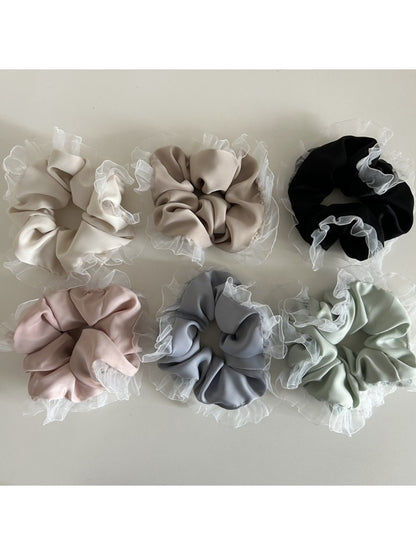 Gifty vintage tulle ruffle scrunchie displayed on a white background