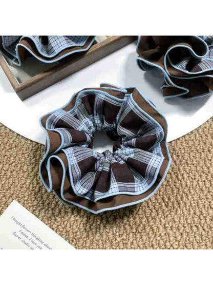 Gifty - Elegant Vintage Plaid Scrunchie