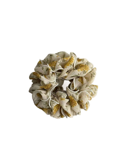 Gifty - Flower Print Ruffled Polyester Scrunchie