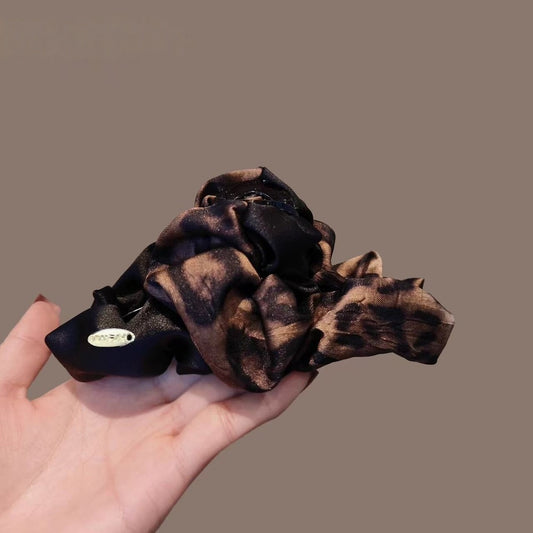Beau - Leopard Print Detail Plastic Claw Clip