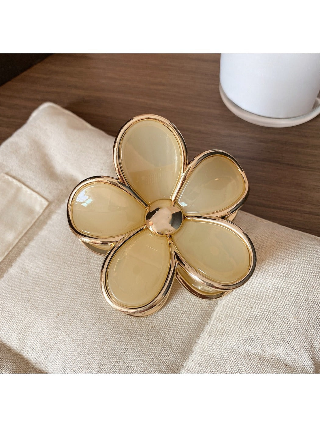 Beau - Five Petal Flower Hair Claw Clip
