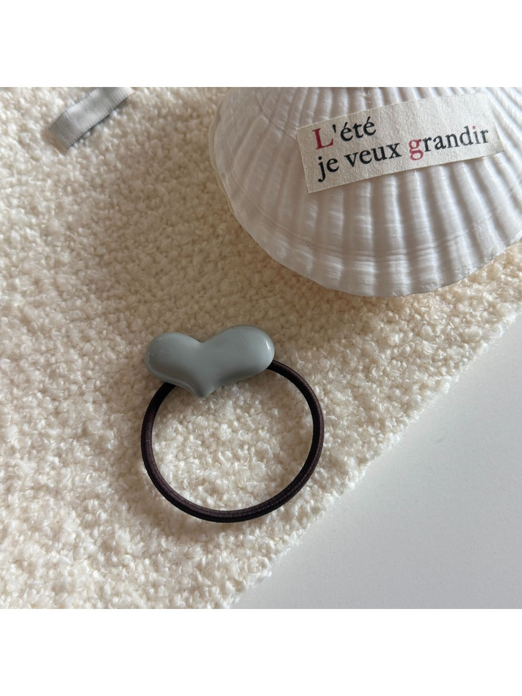 Gifty - Minimalist Solid Color Heart Hair Tie