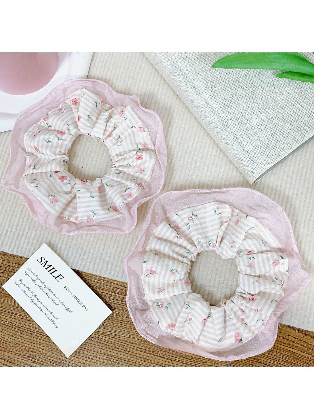 Gifty - Countryside Style Floral Hair Loop