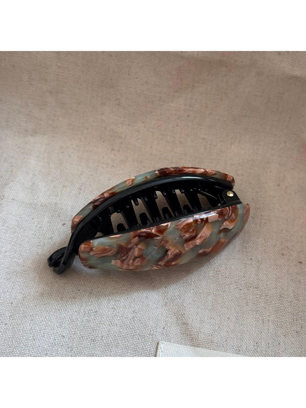 Beau - Irregular Acetate Fiber Banana Clip