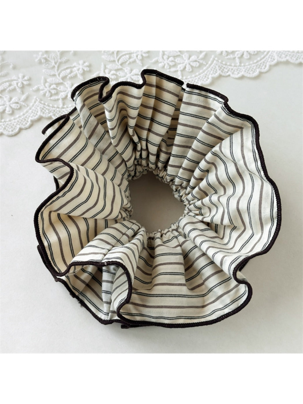 Gifty - Fashionable Striped Hair Scrunchie