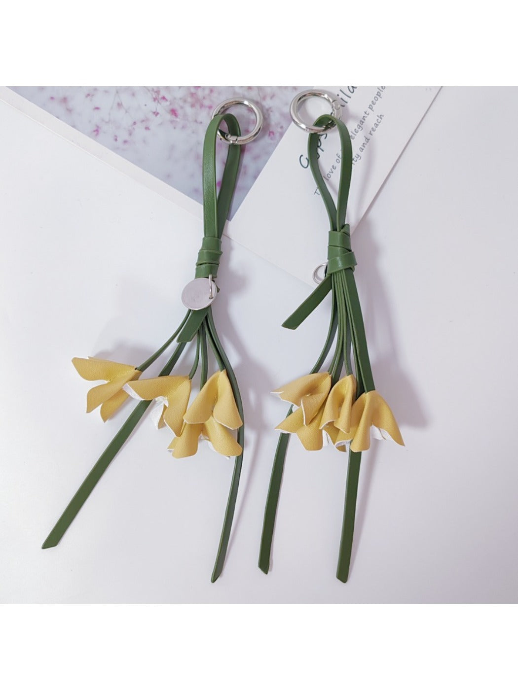 Keypus - Cute Flower Pendant Keychain