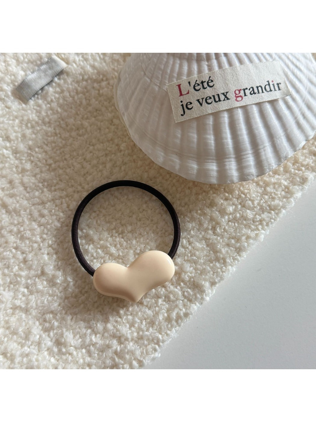 Gifty - Minimalist Solid Color Heart Hair Tie