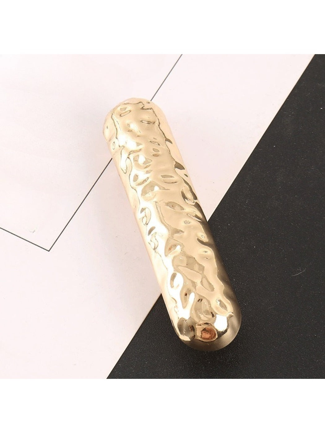 Beau - Stylish Oval Minimalist Hair Clip