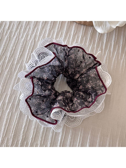 Gifty - Lace Trim Floral Print Scrunchie