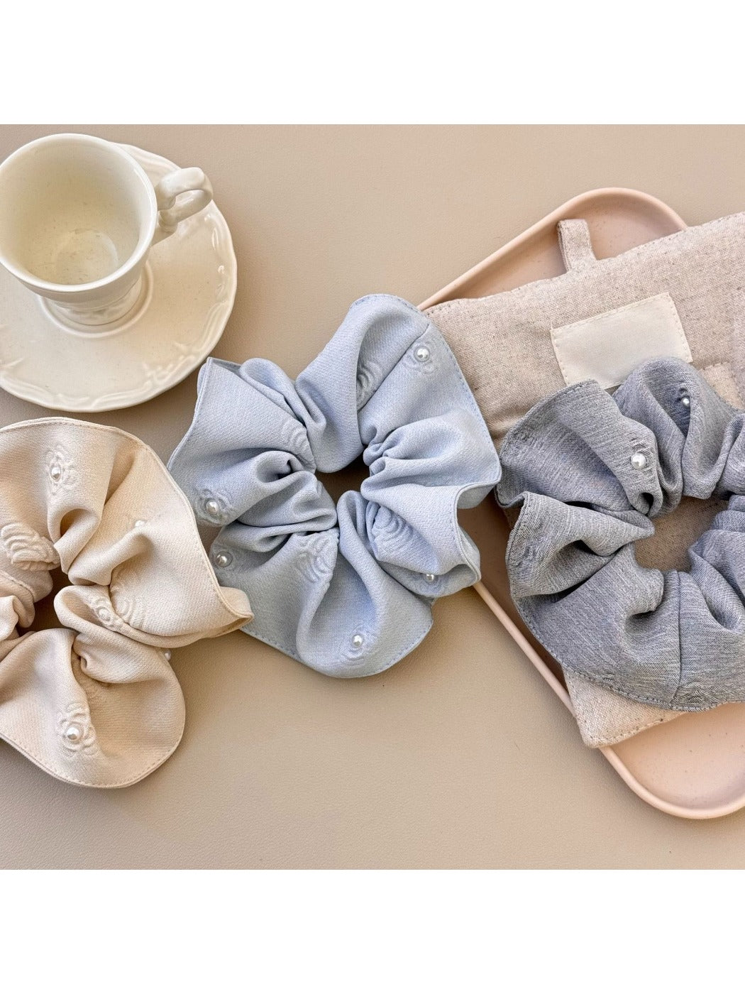 Gifty - Fashionable Large Bow Hair Ties