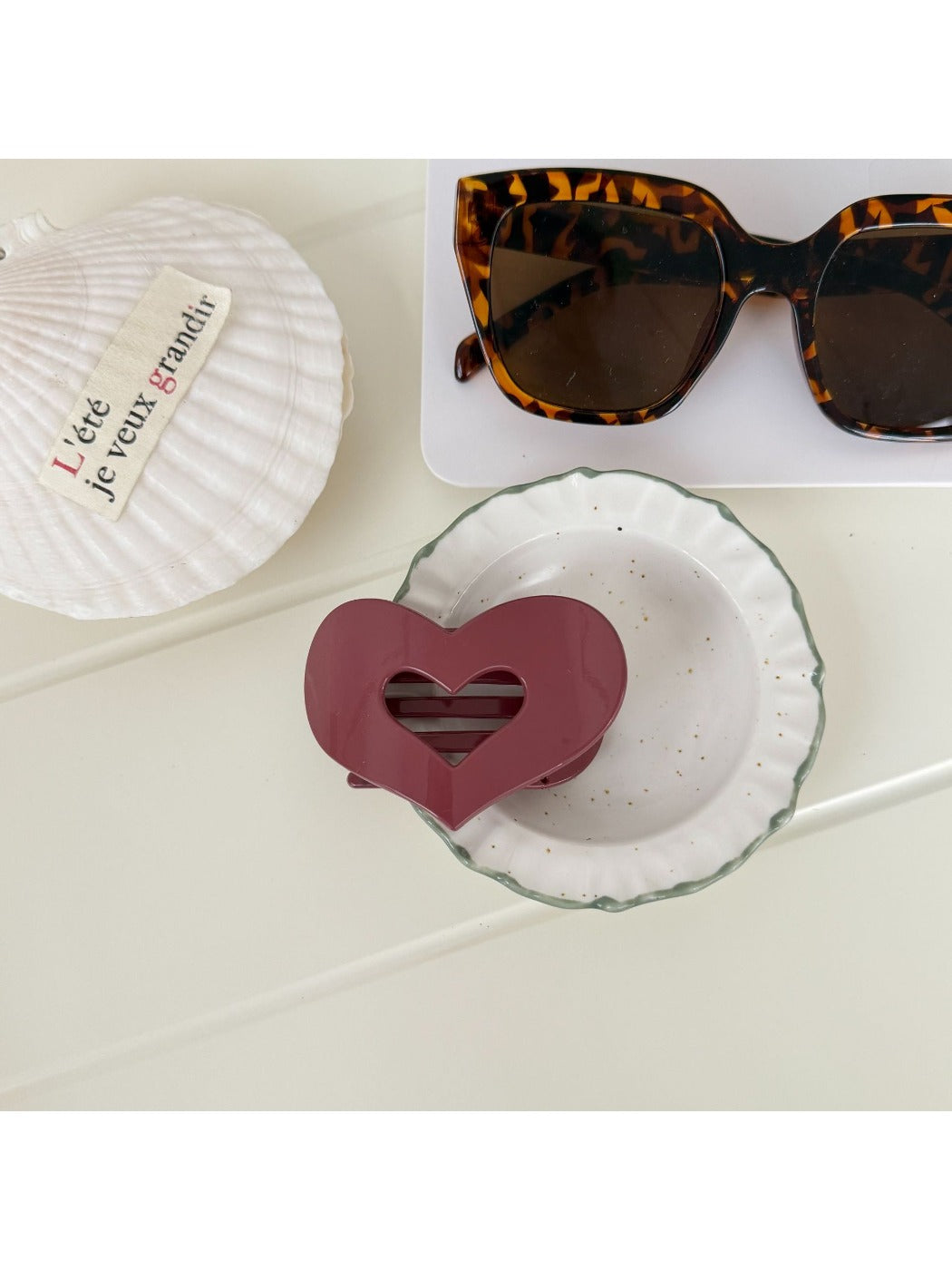 Beau - Heart Cutout Geometric Plastic Claw Clip