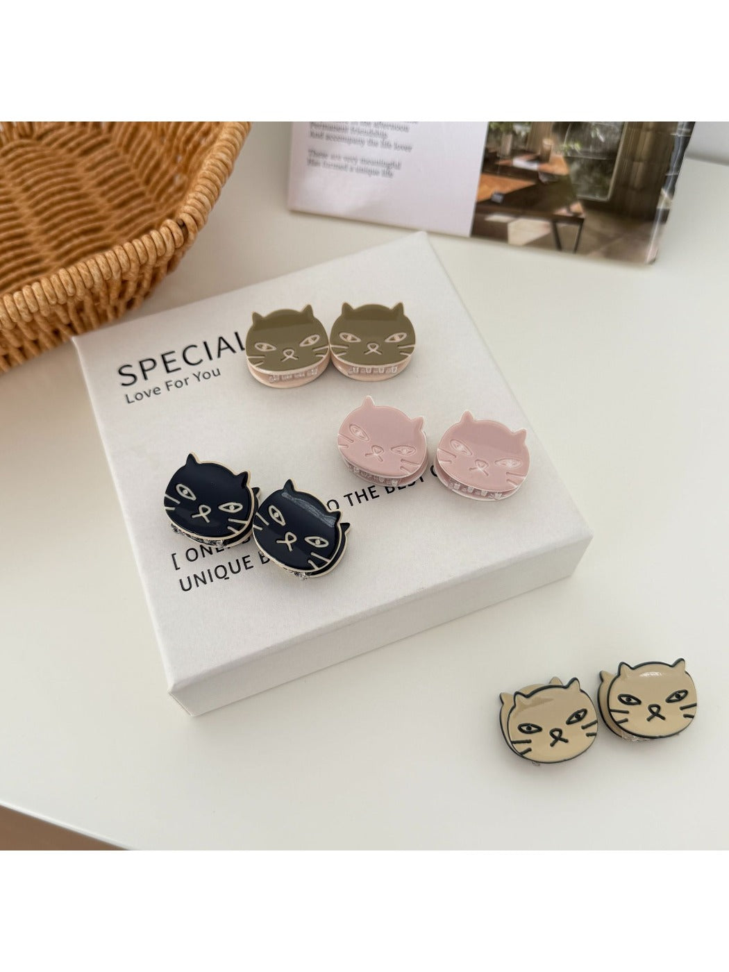 Beau - Cat Face Acetate Fiber Hair Clip
