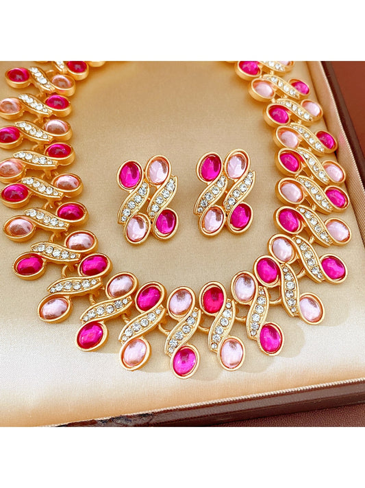 Nozari - Vintage Geometric Oval Rhinestone Necklace