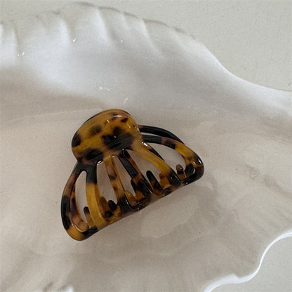 Beau - Openwork Fan Shaped Claw Clip