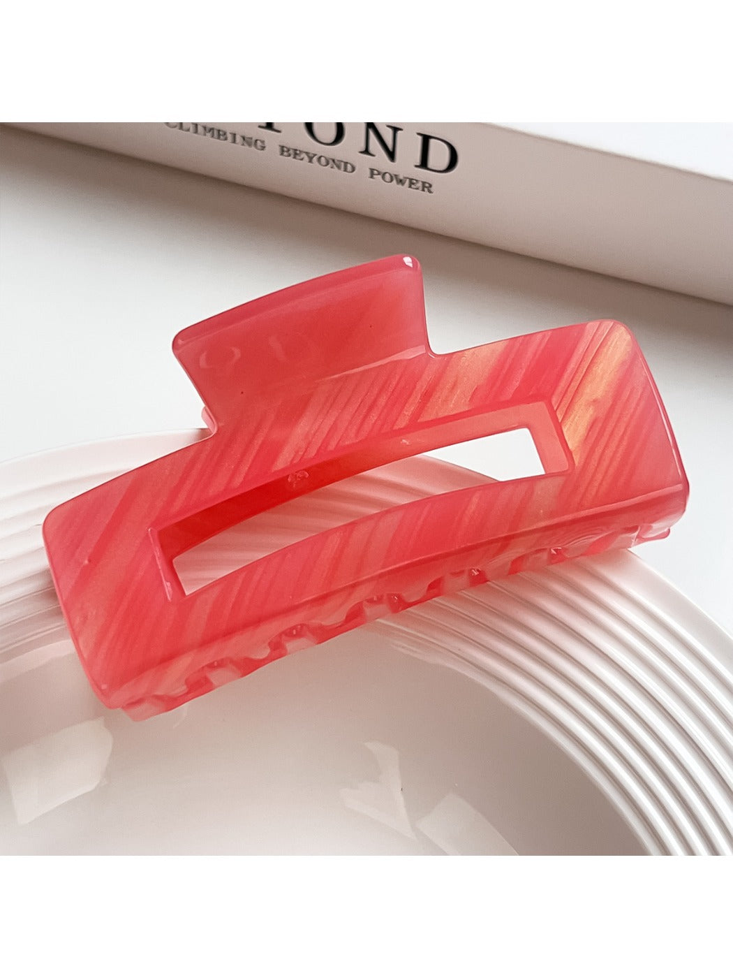 Beau - Geometric Hollow Acrylic Claw Hair Clip