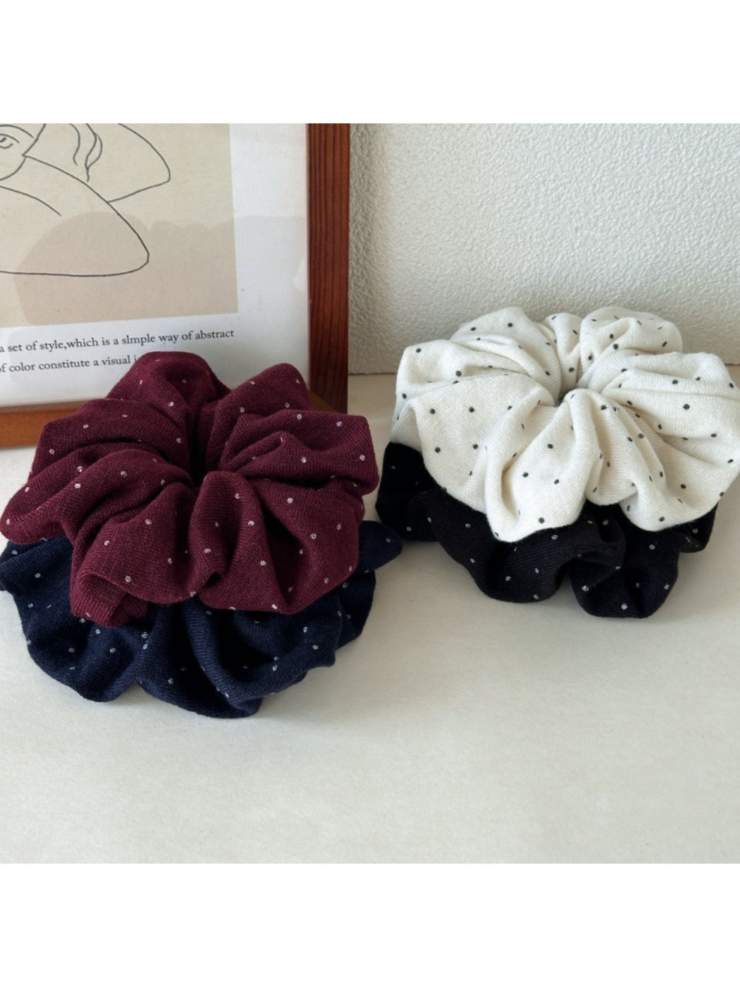 Gifty - Sweet Polka Dot Hair Tie