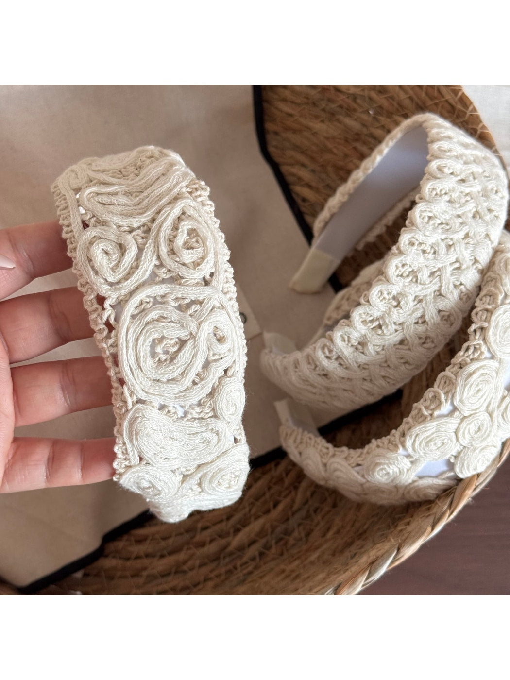 Gifty - Wide Floral and Irregular Texture Headband