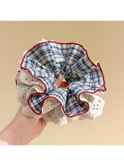 Gifty - Blue Retro Lace Scrunchie
