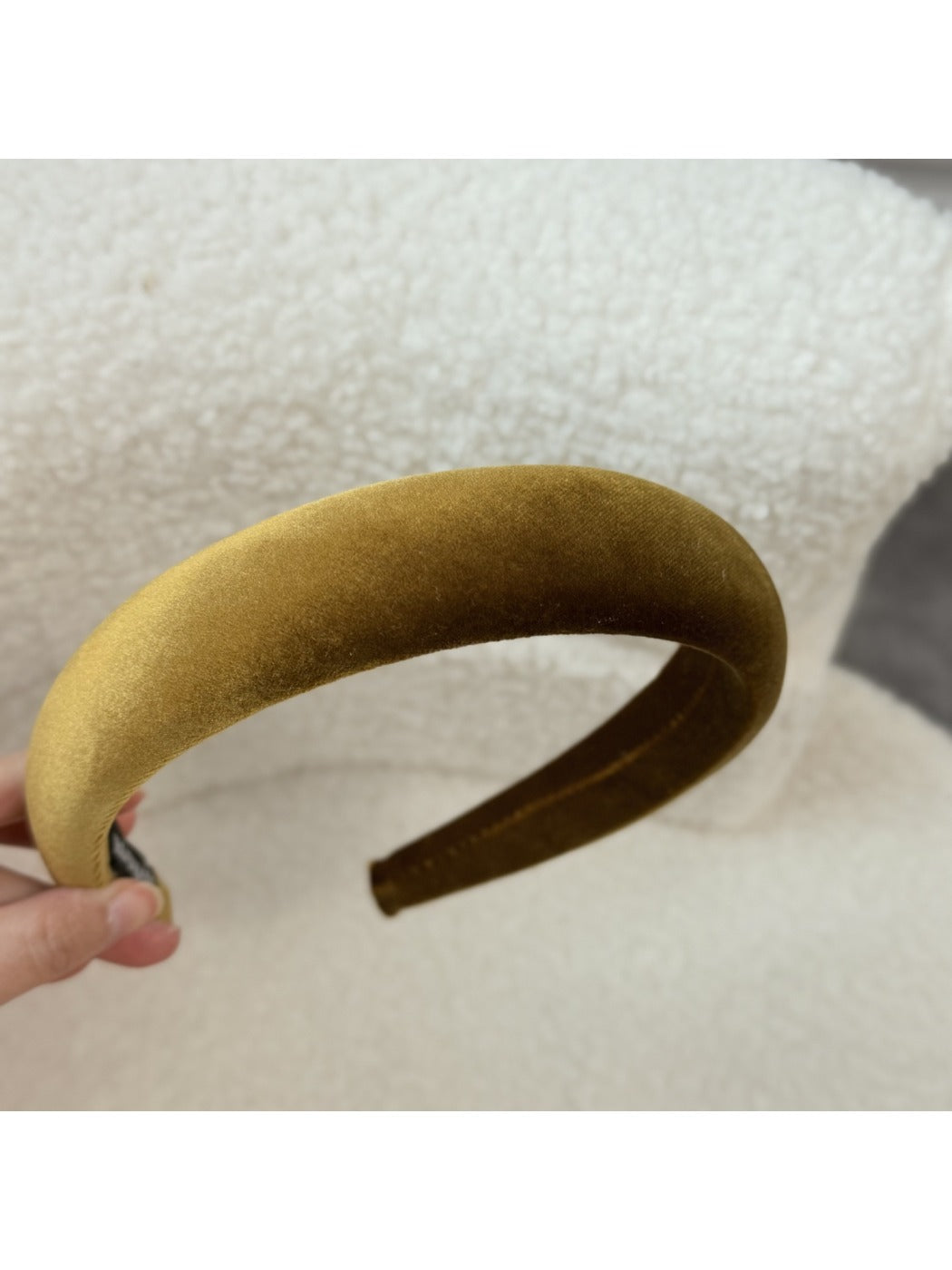 Gifty headband displayed alongside other color options
