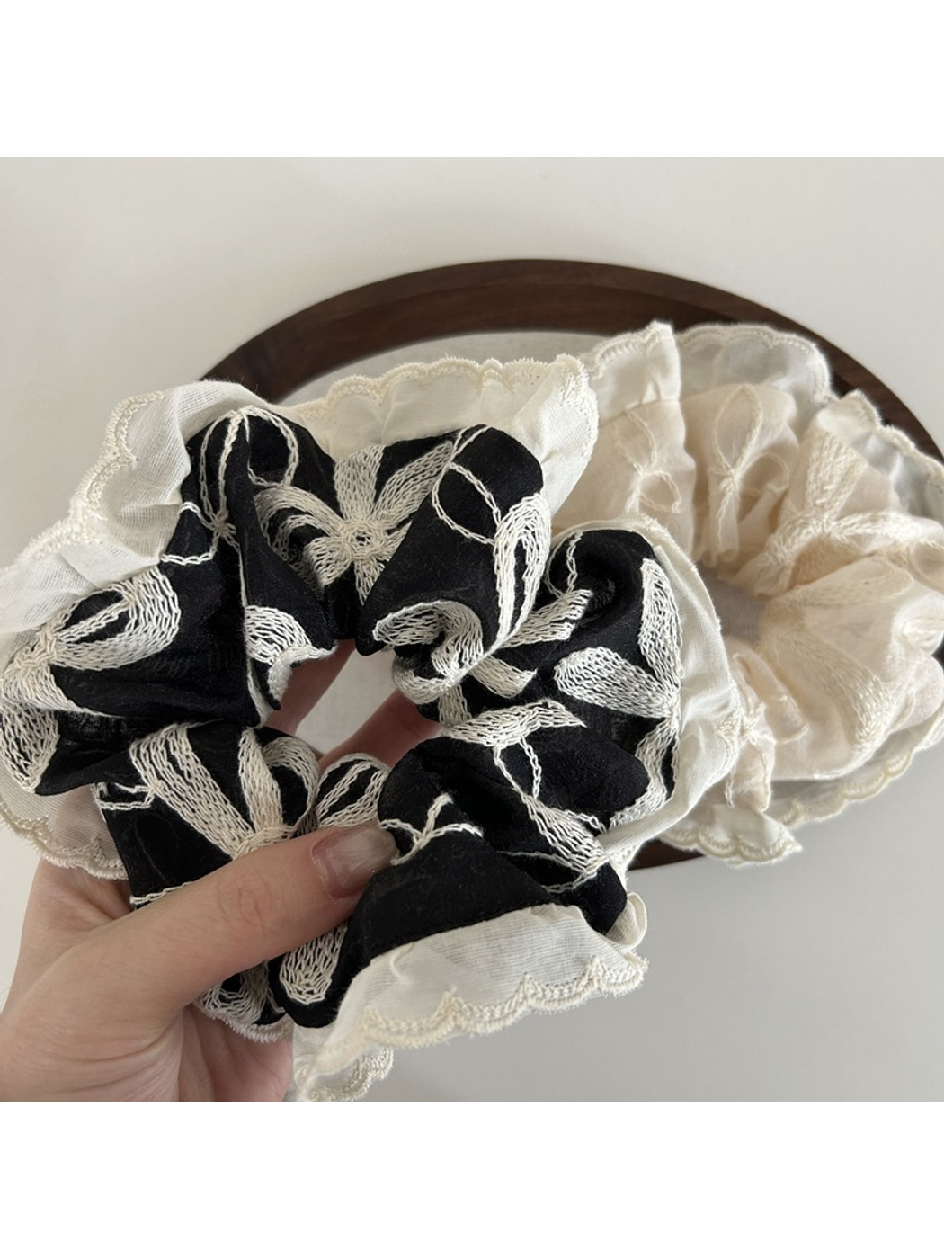 Gifty - Lace Trim Bow Detail Polyester Scrunchie