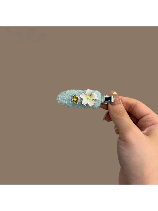 Beau - Floral Bangs Styling Plastic Alloy Hair Clip