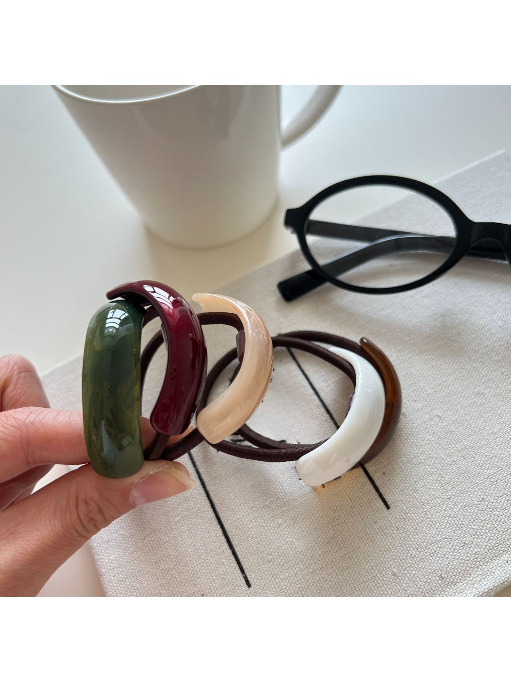 Gifty - Premium Solid Arc Hair Tie