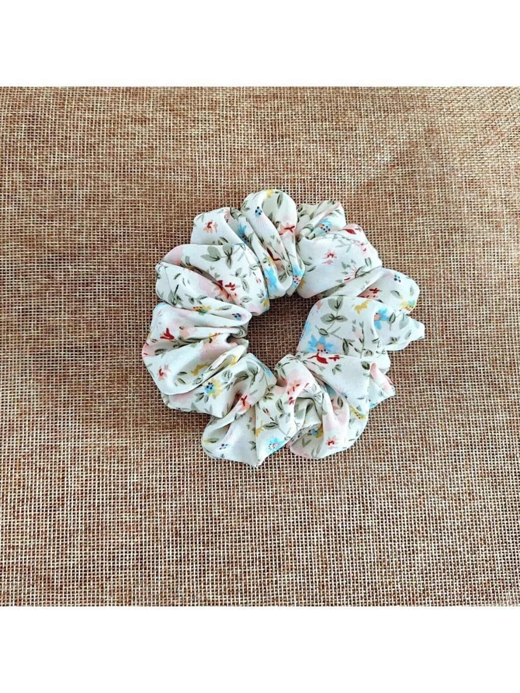 Gifty - Floral Print Polyester Fabric Ponytail Scrunchie
