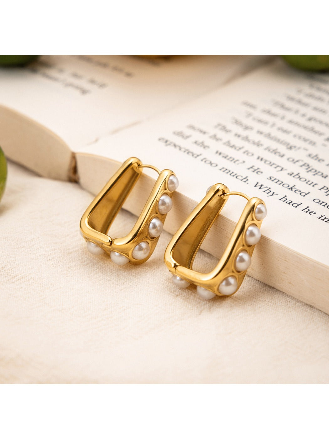 Earedge - U-Shaped Sweetheart Earrings