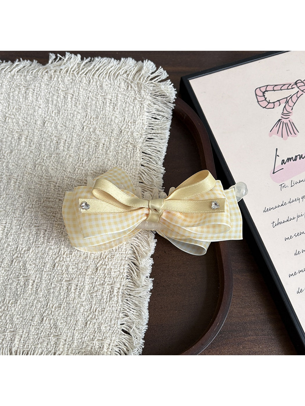 Beau - Plaid Bow Cartoon Style Banana Clip